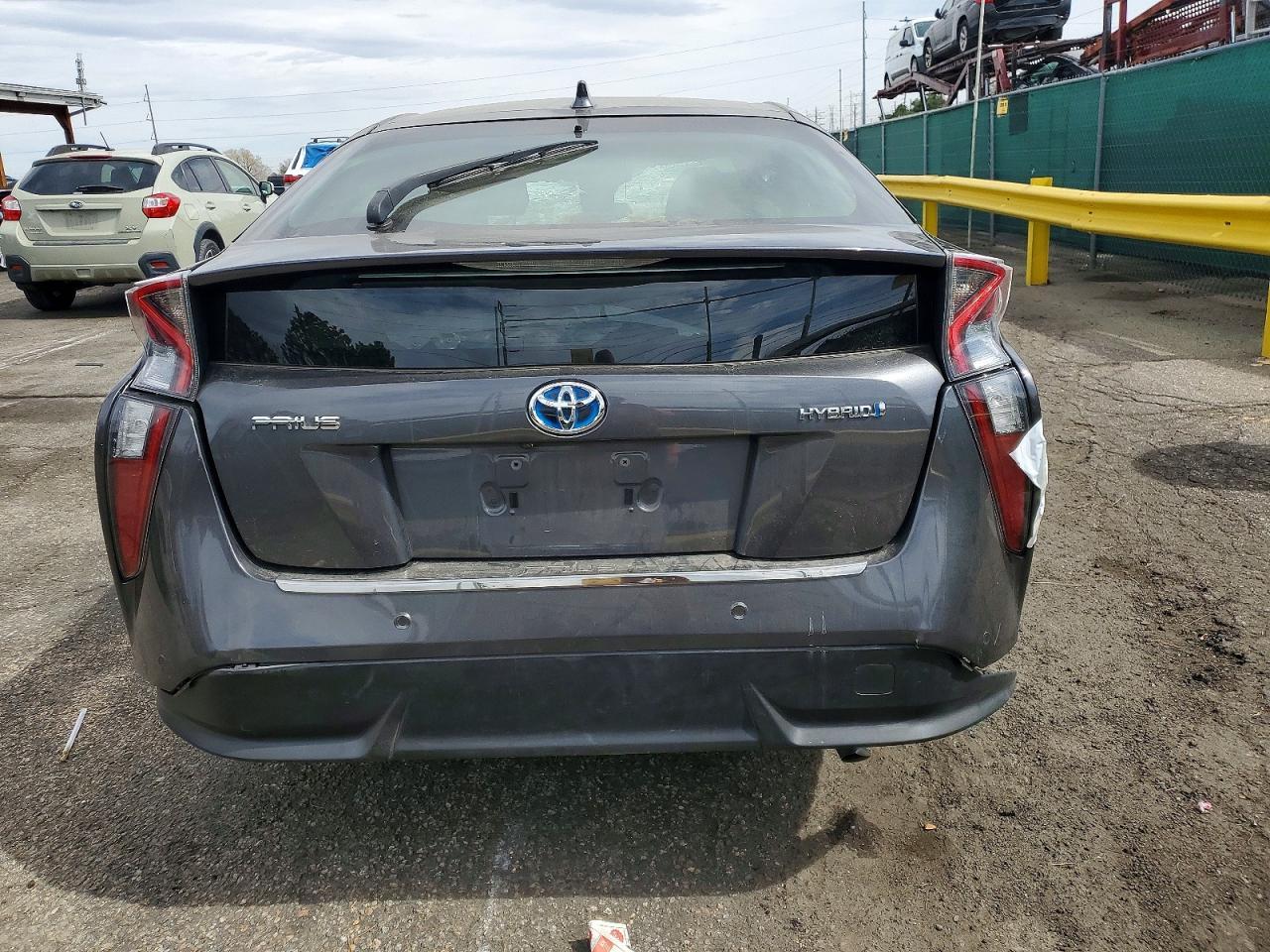 2017 TOYOTA PRIUS