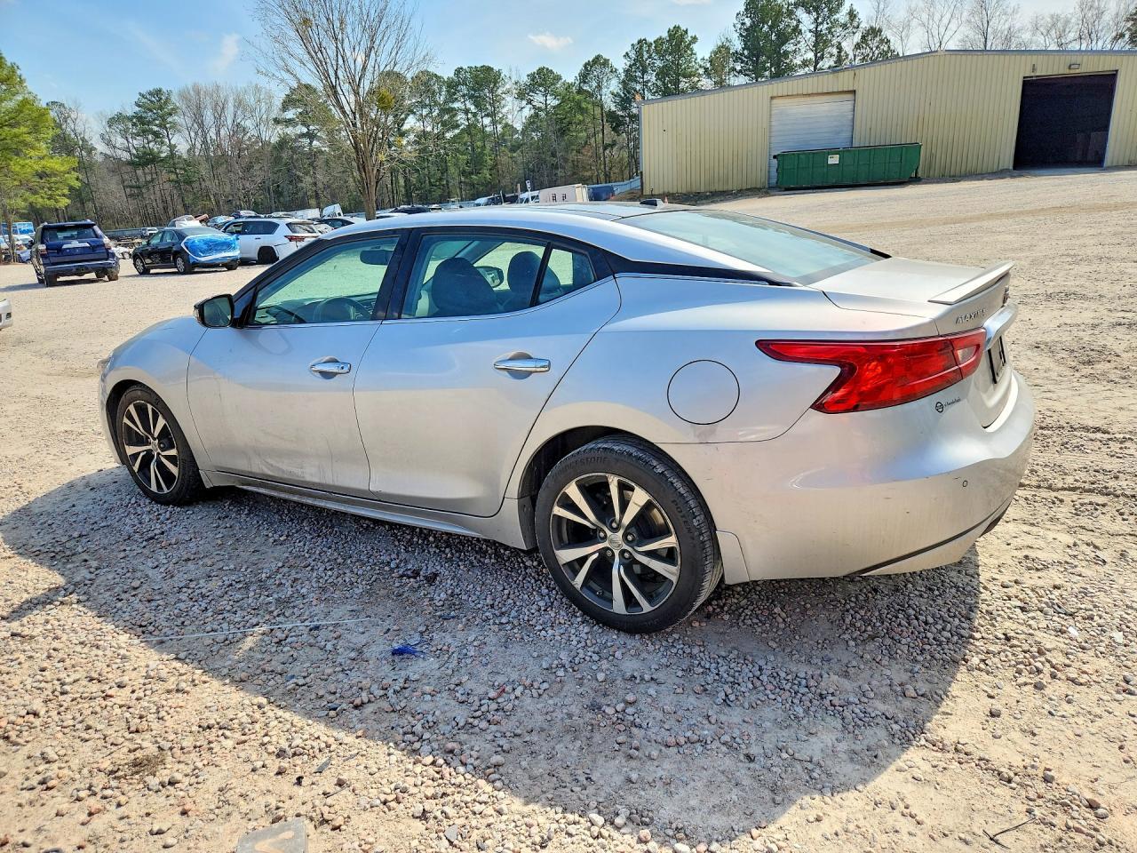 2016 NISSAN Maxima