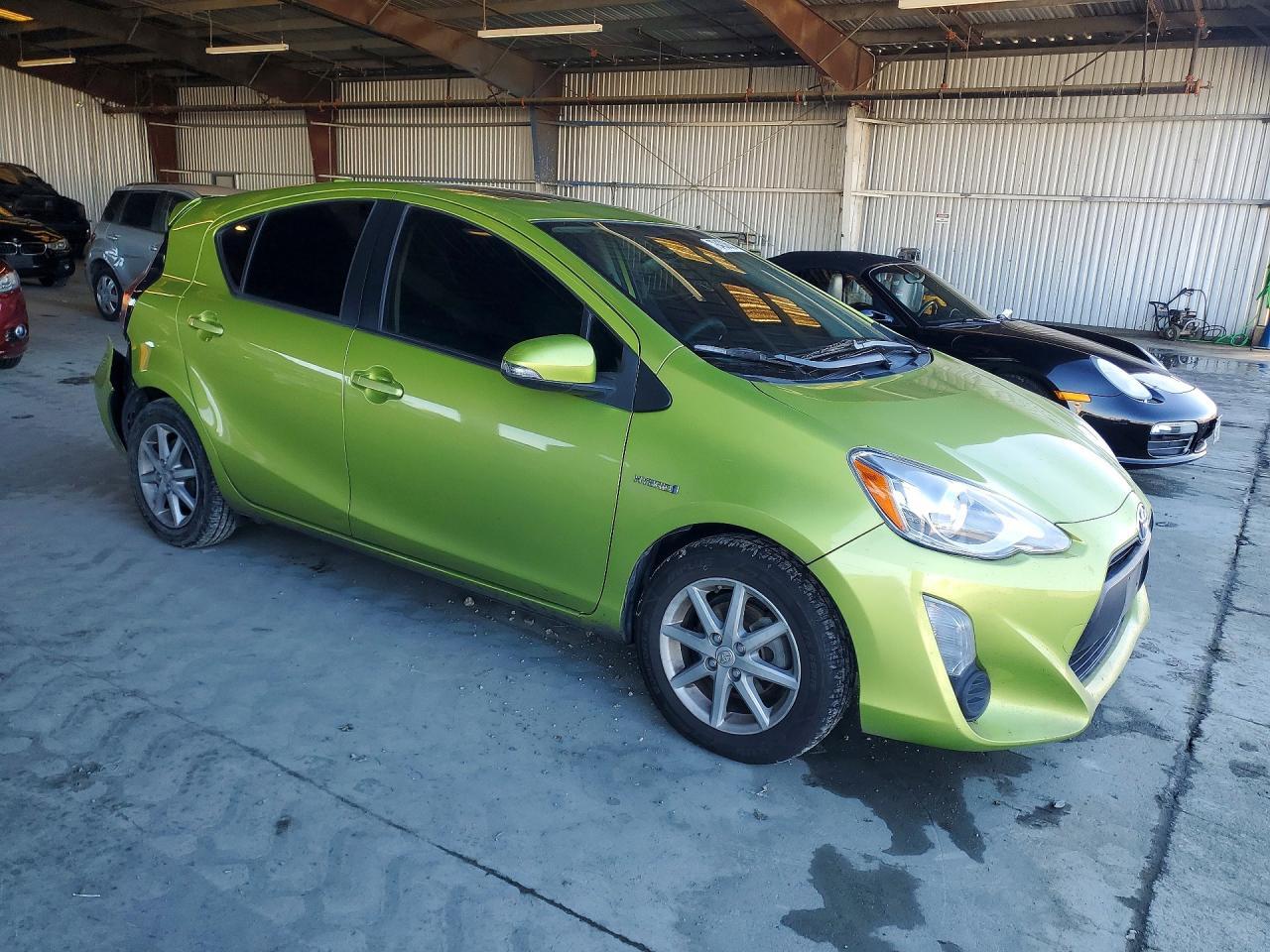 2015 TOYOTA Prius c