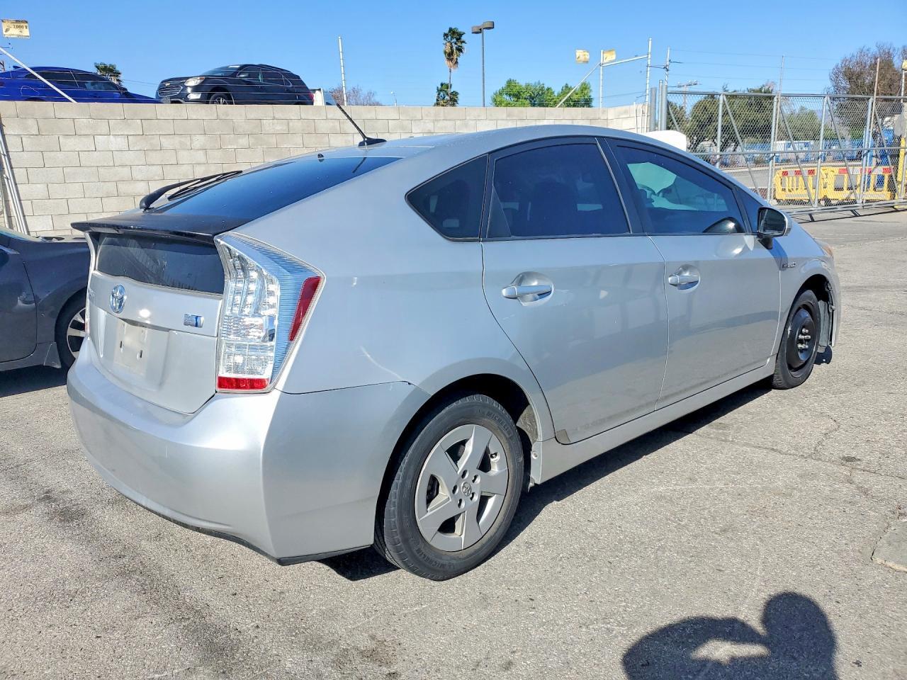 2011 TOYOTA PRIUS