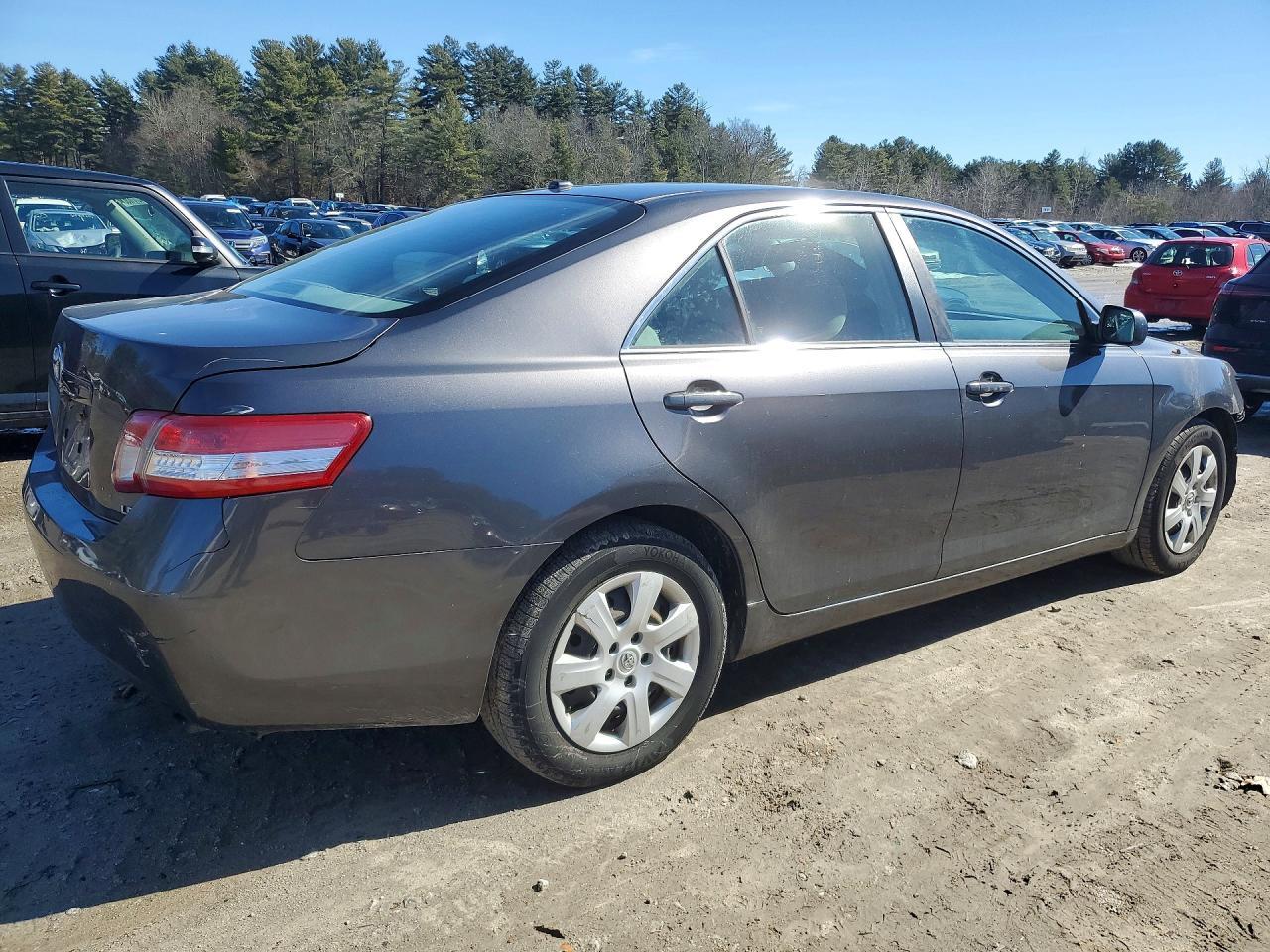 2011 TOYOTA CAMRY
