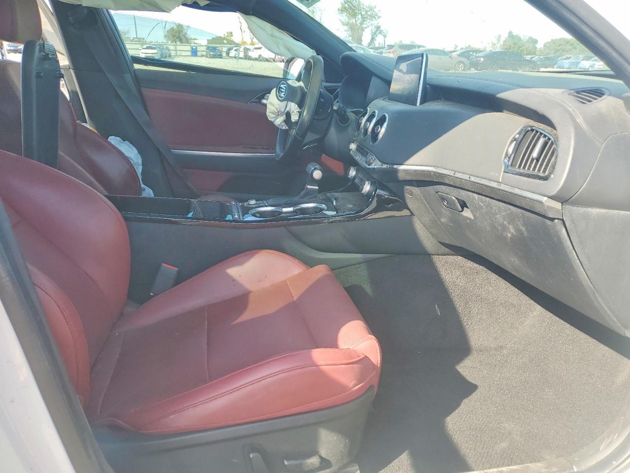 2021 KIA Stinger
