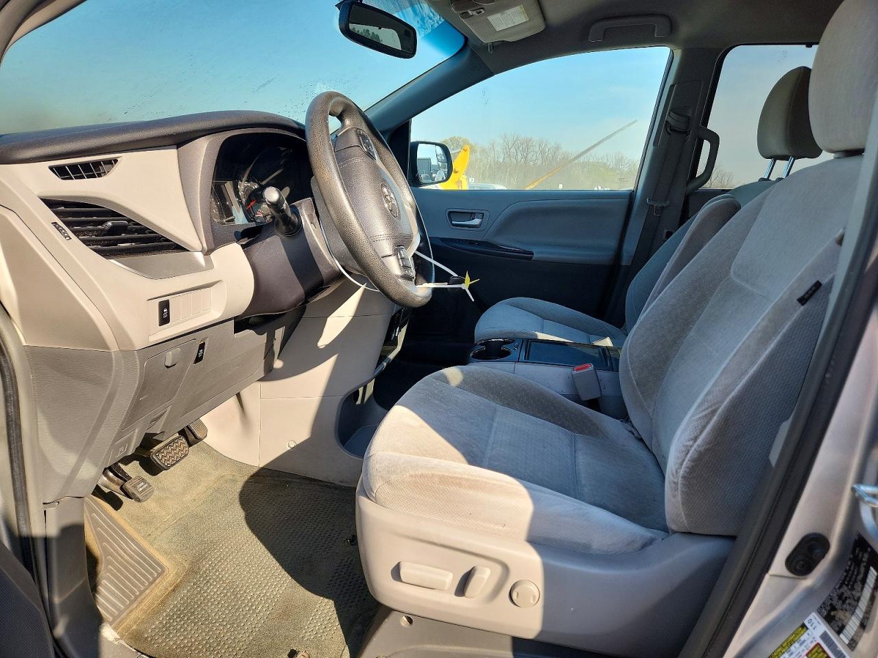 2017 TOYOTA SIENNA