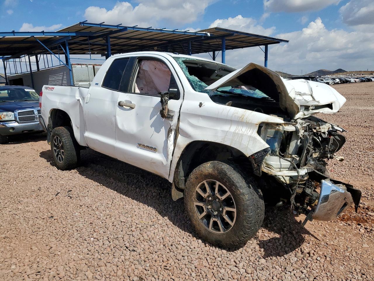 2016 TOYOTA TUNDRA