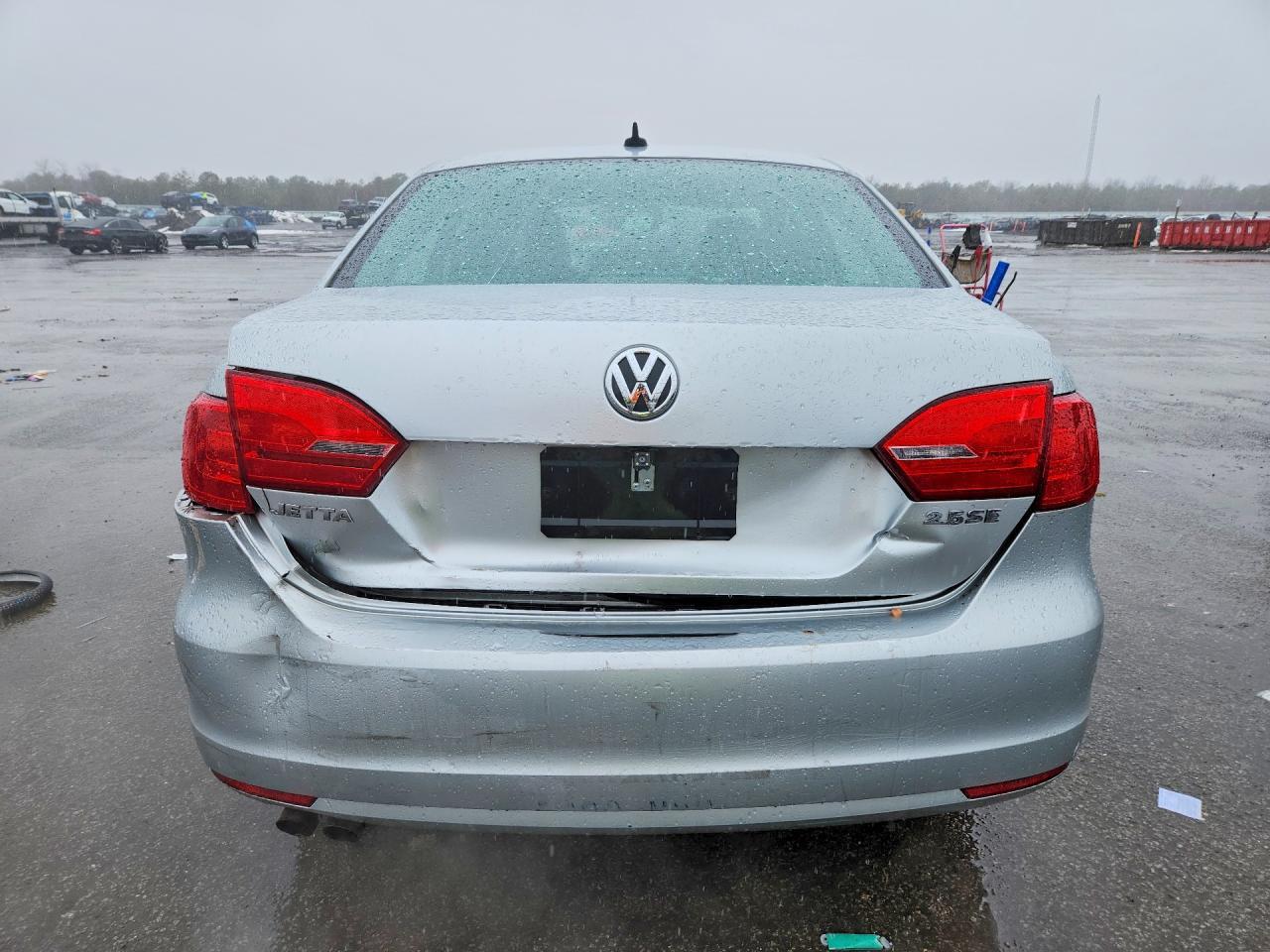 2011 VOLKSWAGEN JETTA