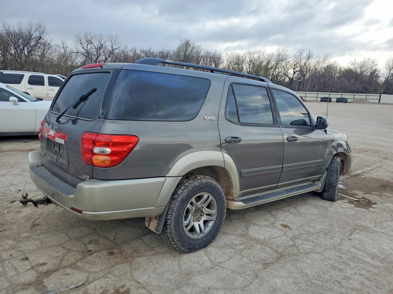 2004 TOYOTA Sequoia