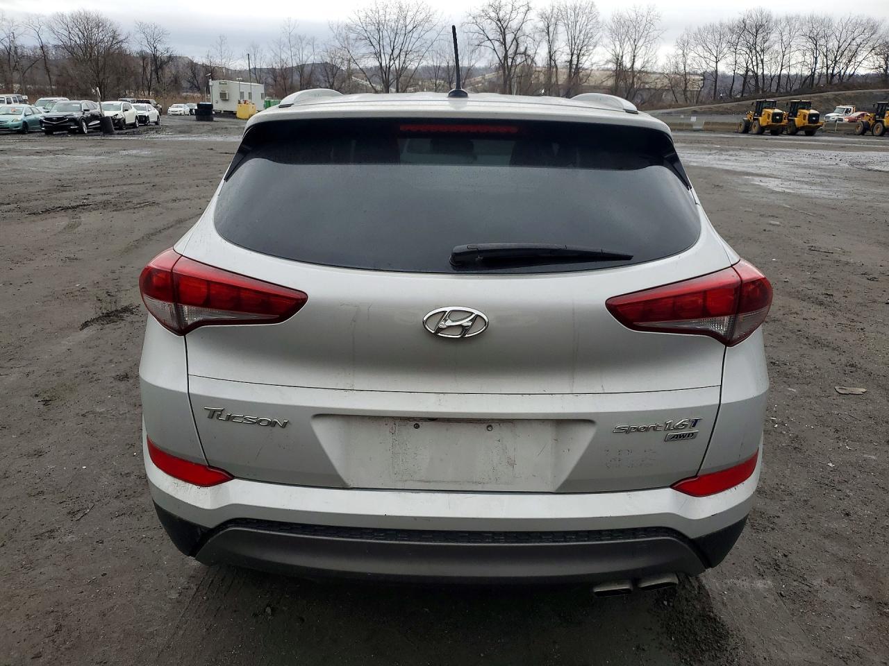 2016 HYUNDAI TUCSON