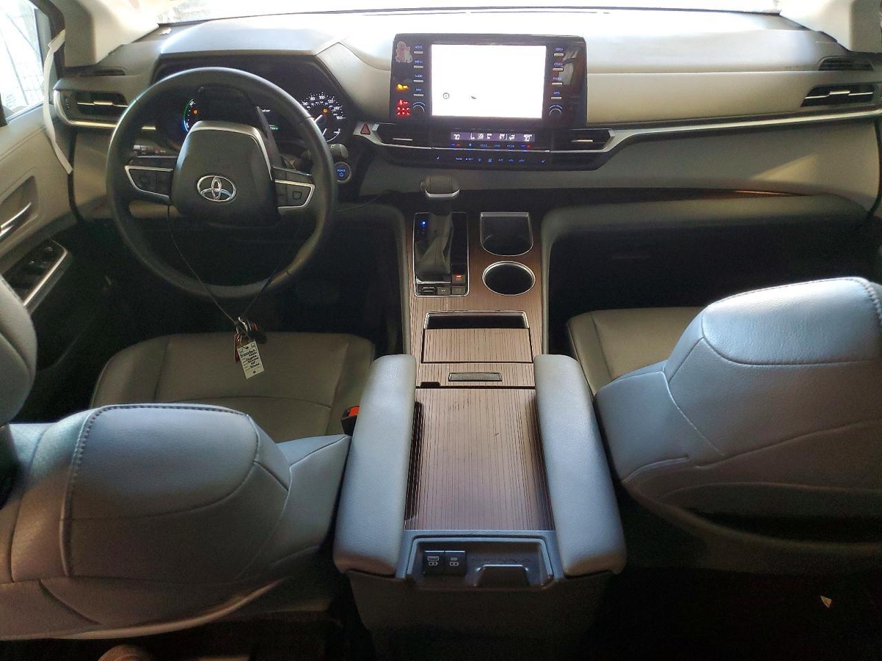 2022 TOYOTA SIENNA