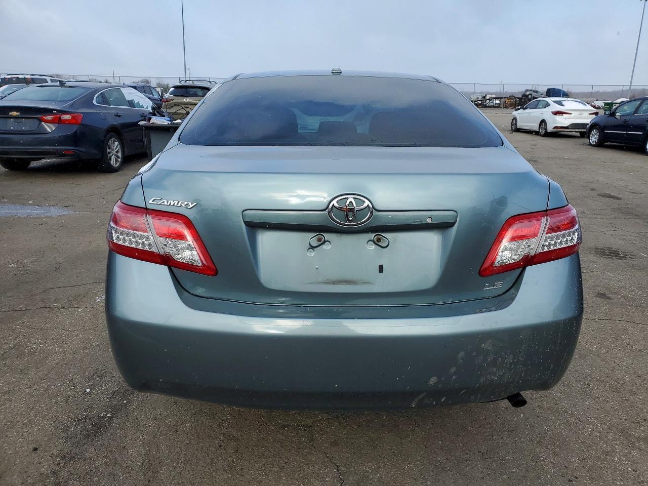 2011 TOYOTA CAMRY