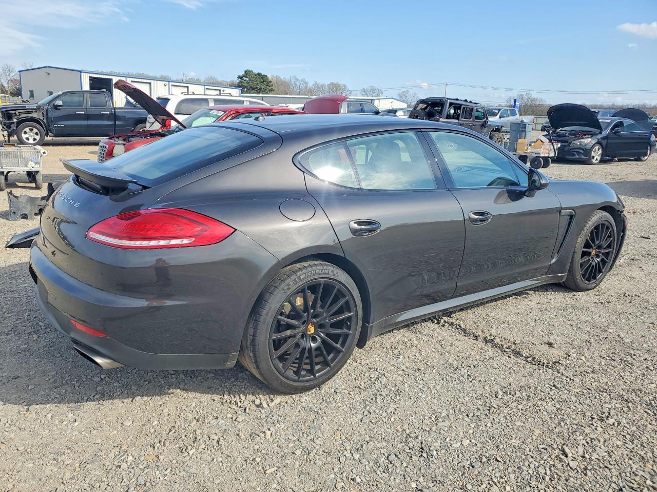 2016 PORSCHE Panamera