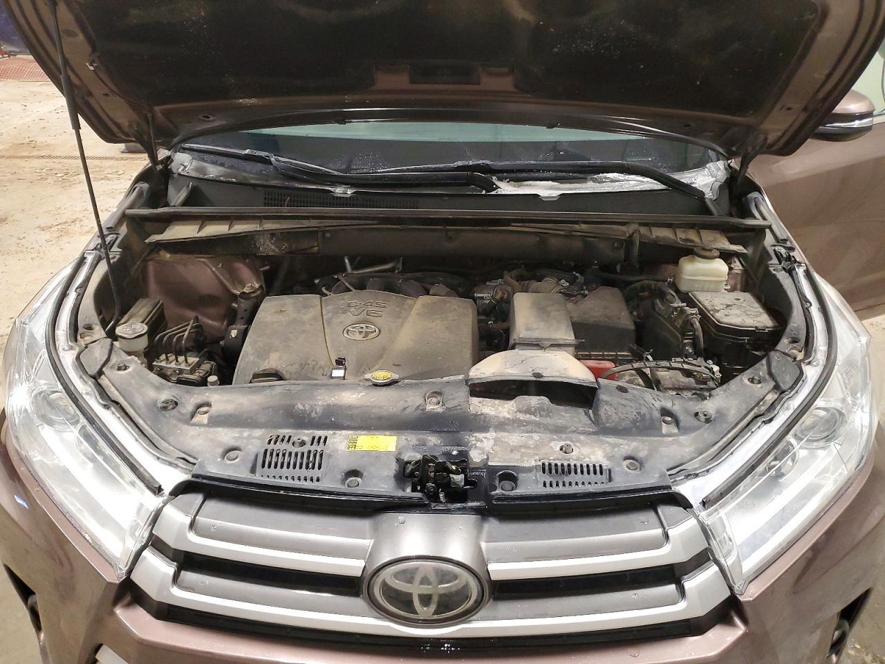 2017 TOYOTA HIGHLANDER