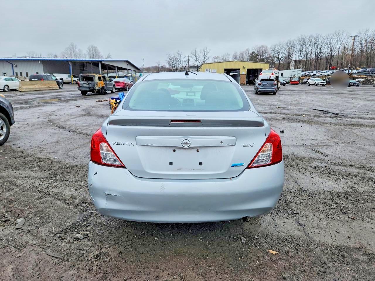 2015 NISSAN VERSA