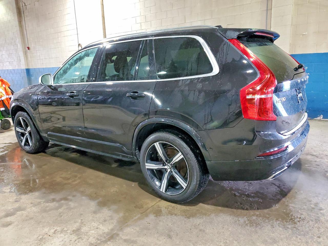 2017 VOLVO XC90