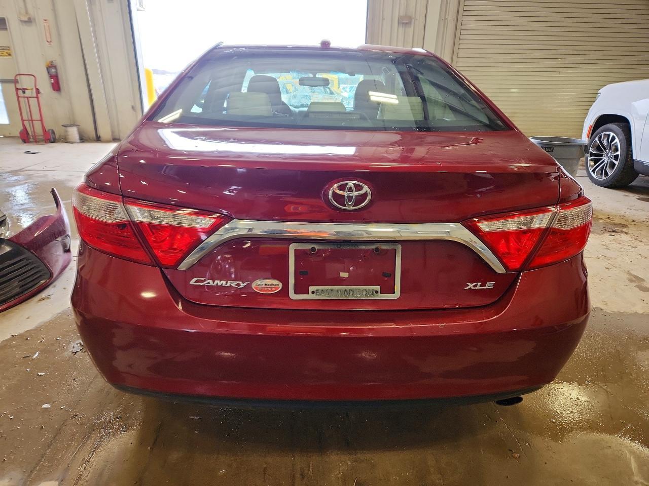 2016 TOYOTA CAMRY