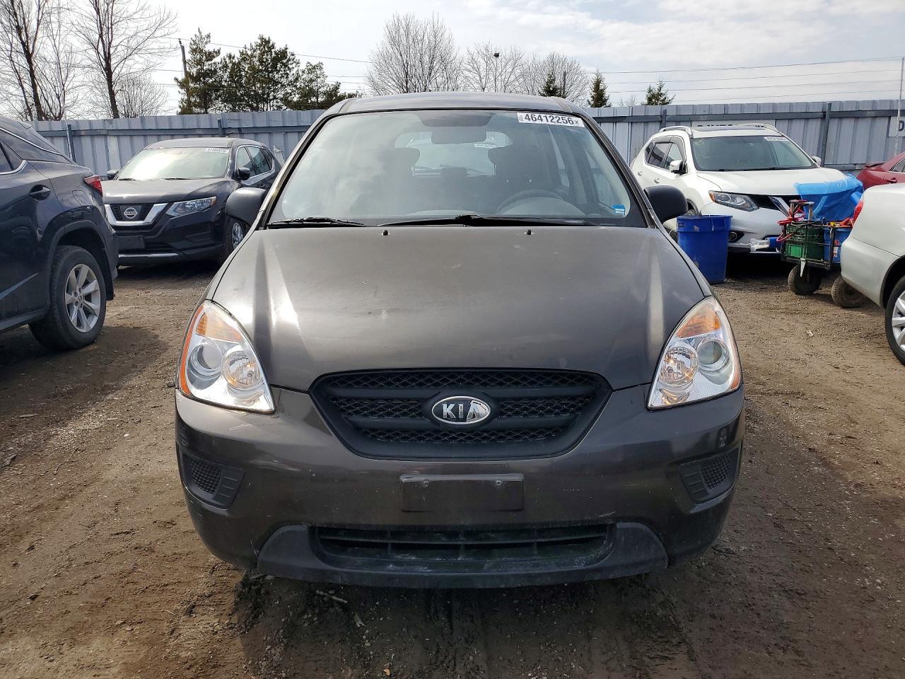 2010 KIA RONDO