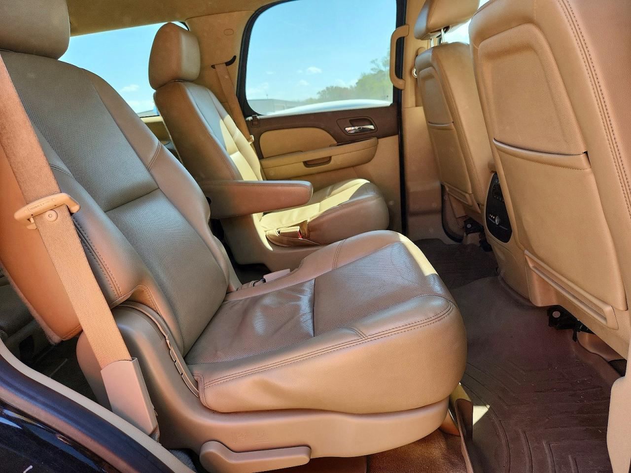 2011 CHEVROLET Tahoe
