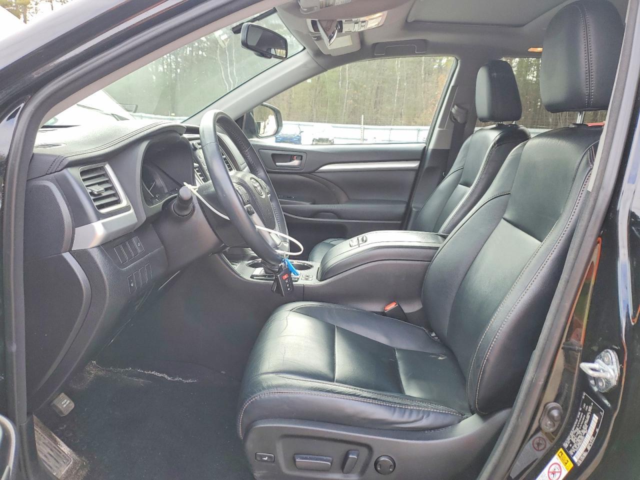 2016 TOYOTA HIGHLANDER