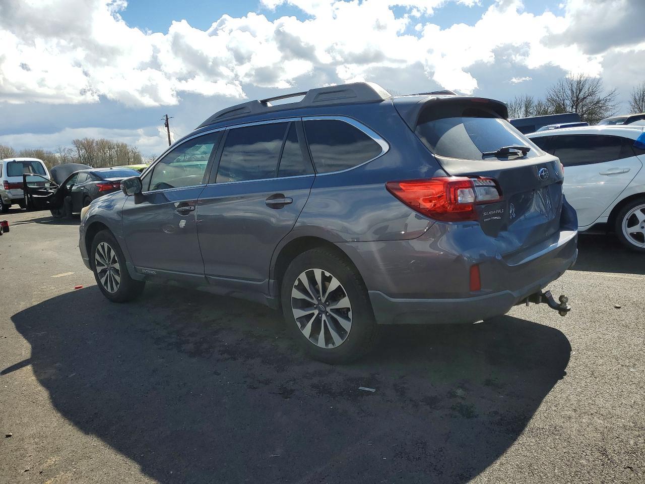 2015 SUBARU Outback