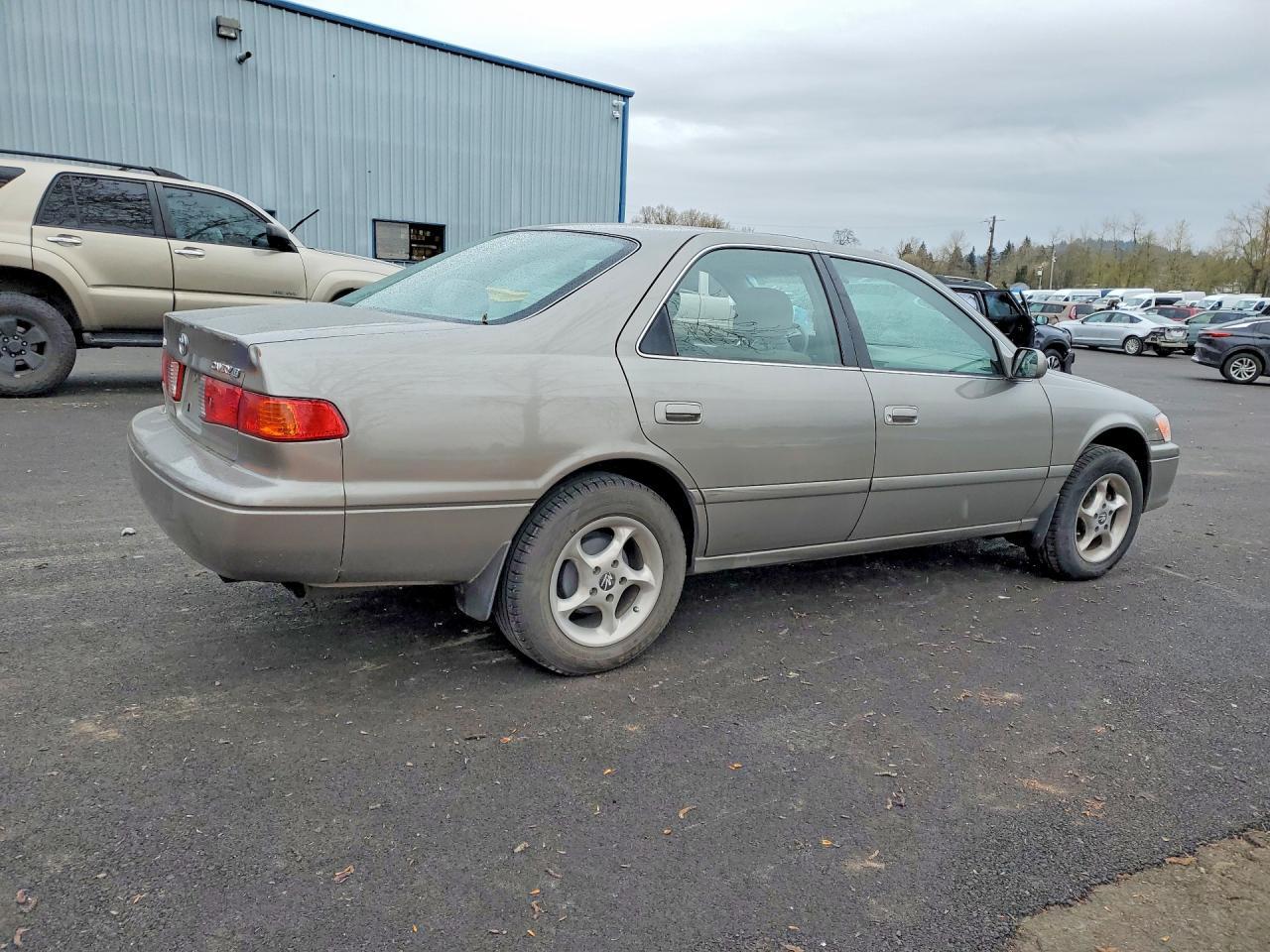 2001 TOYOTA CAMRY