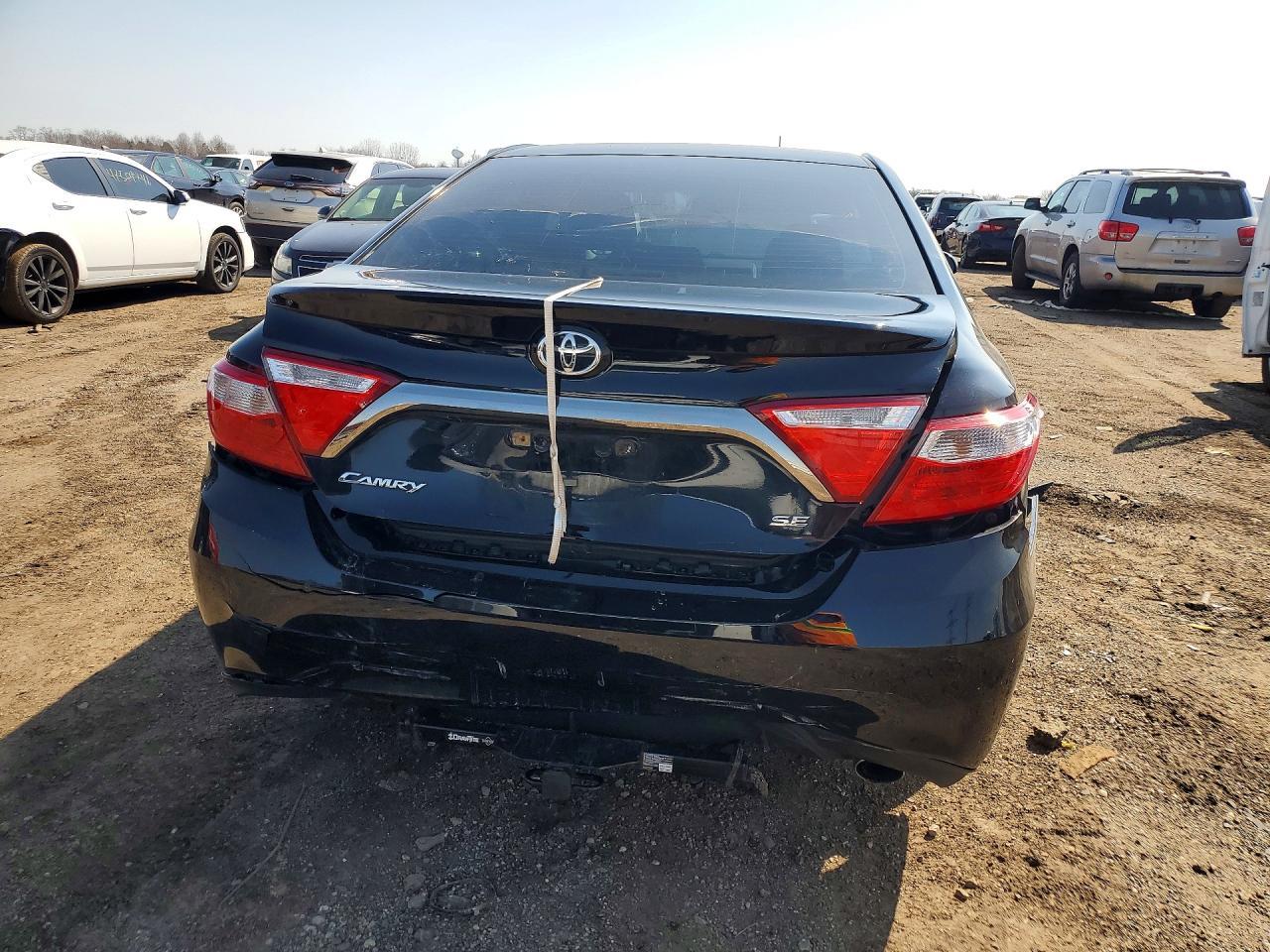 2016 TOYOTA CAMRY