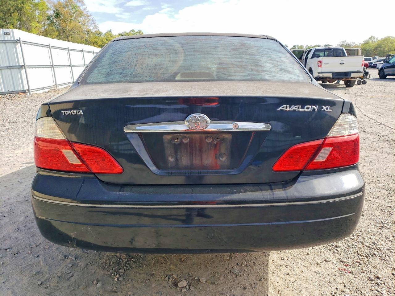 2004 TOYOTA Avalon