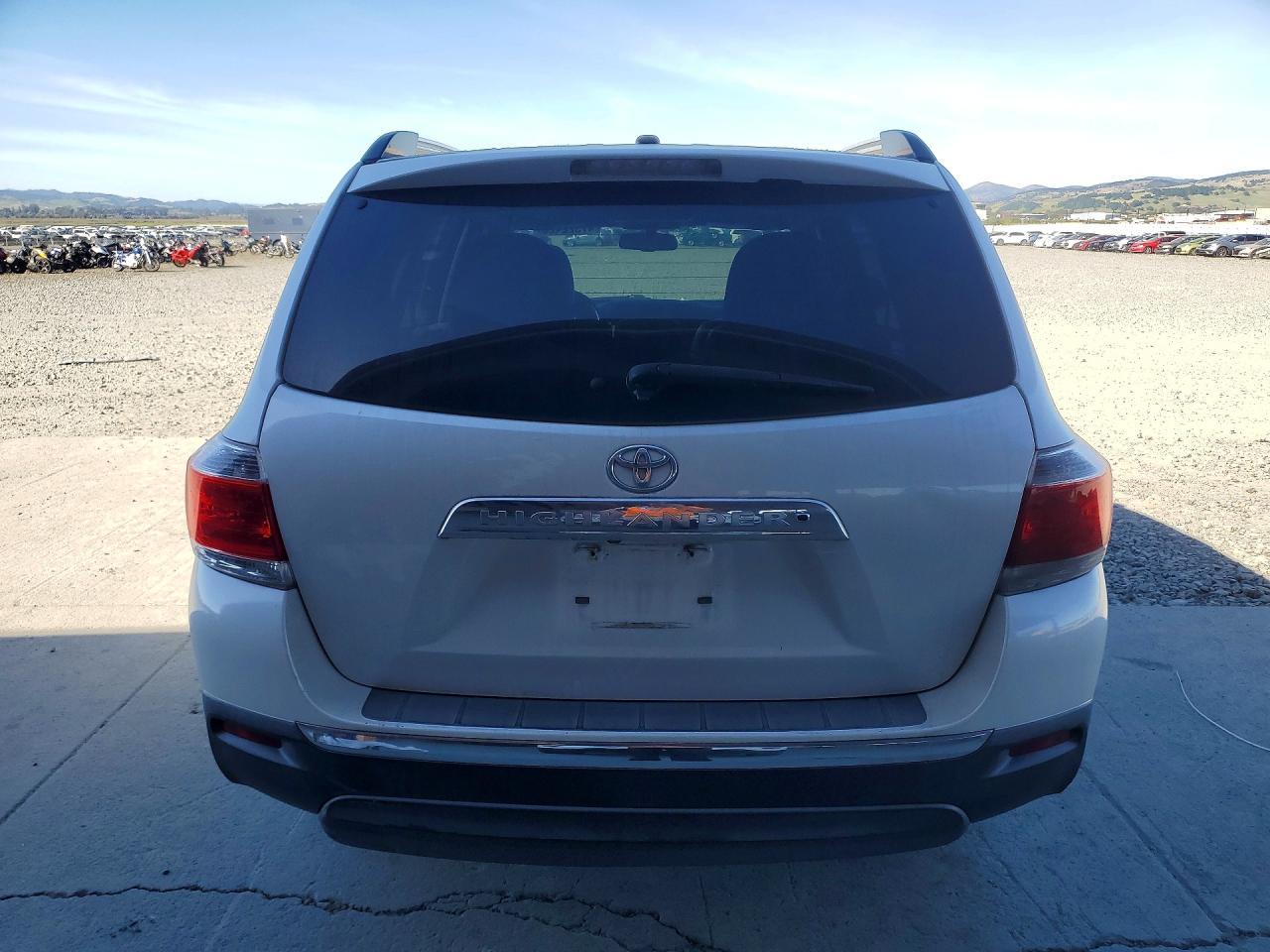 2013 TOYOTA HIGHLANDER