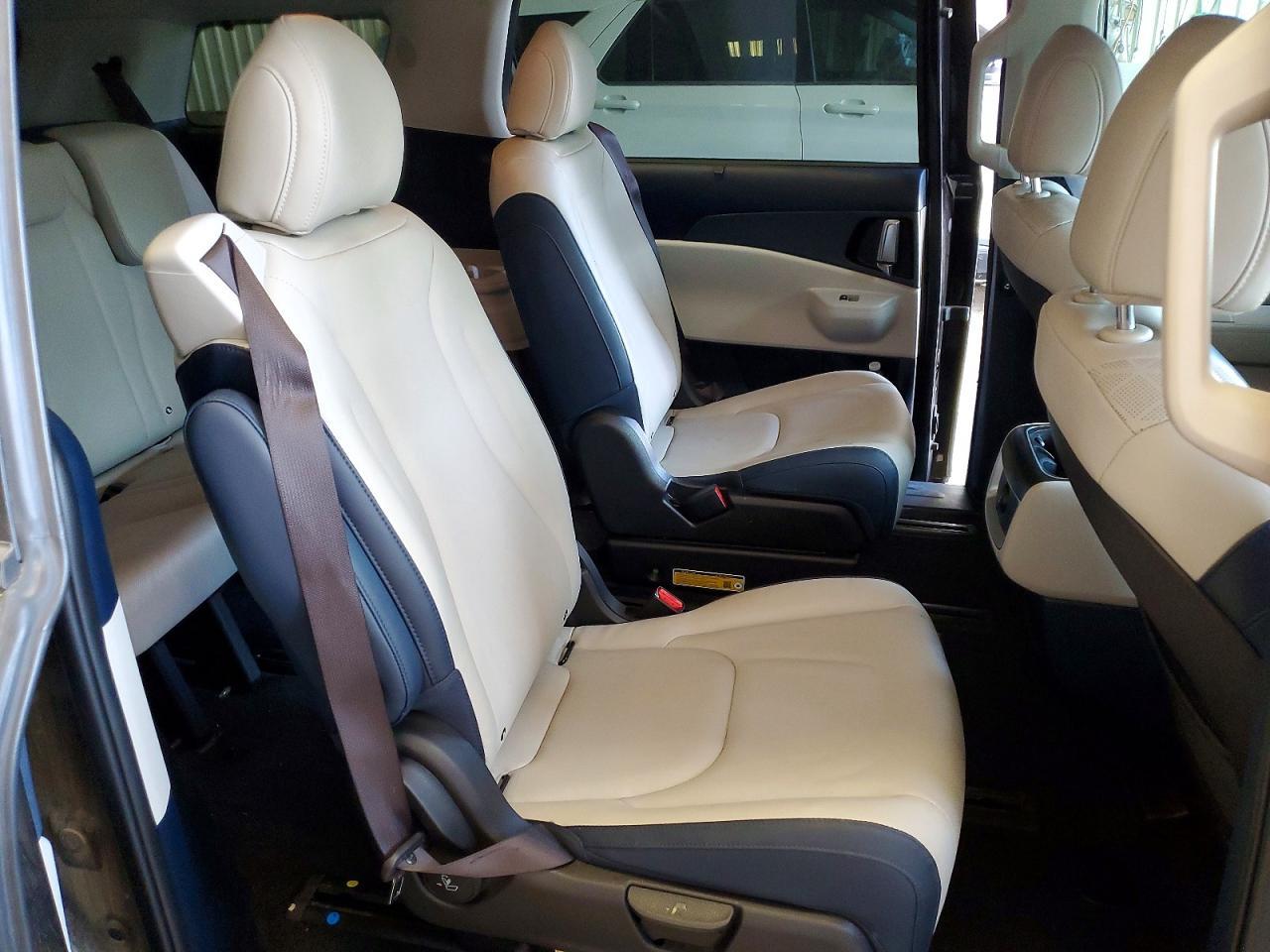 2025 KIA Carnival