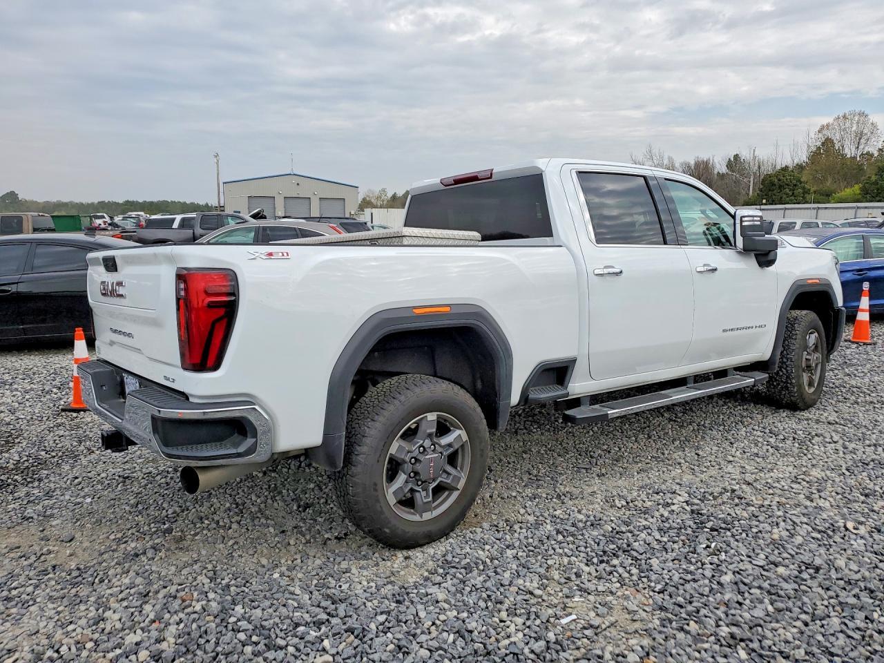 2025 GMC Sierra