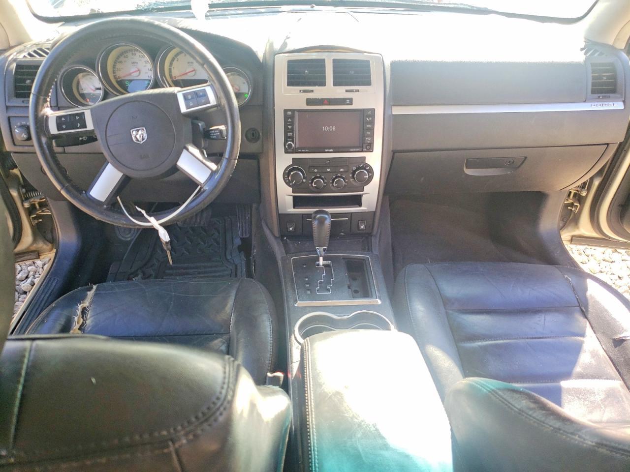 2010 DODGE CHARGER