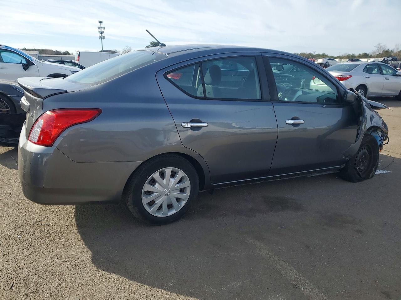 2018 NISSAN VERSA