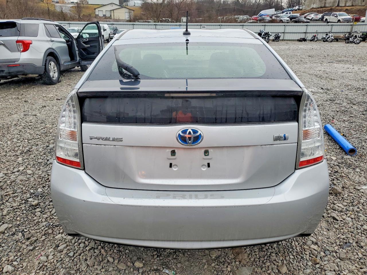 2011 TOYOTA PRIUS