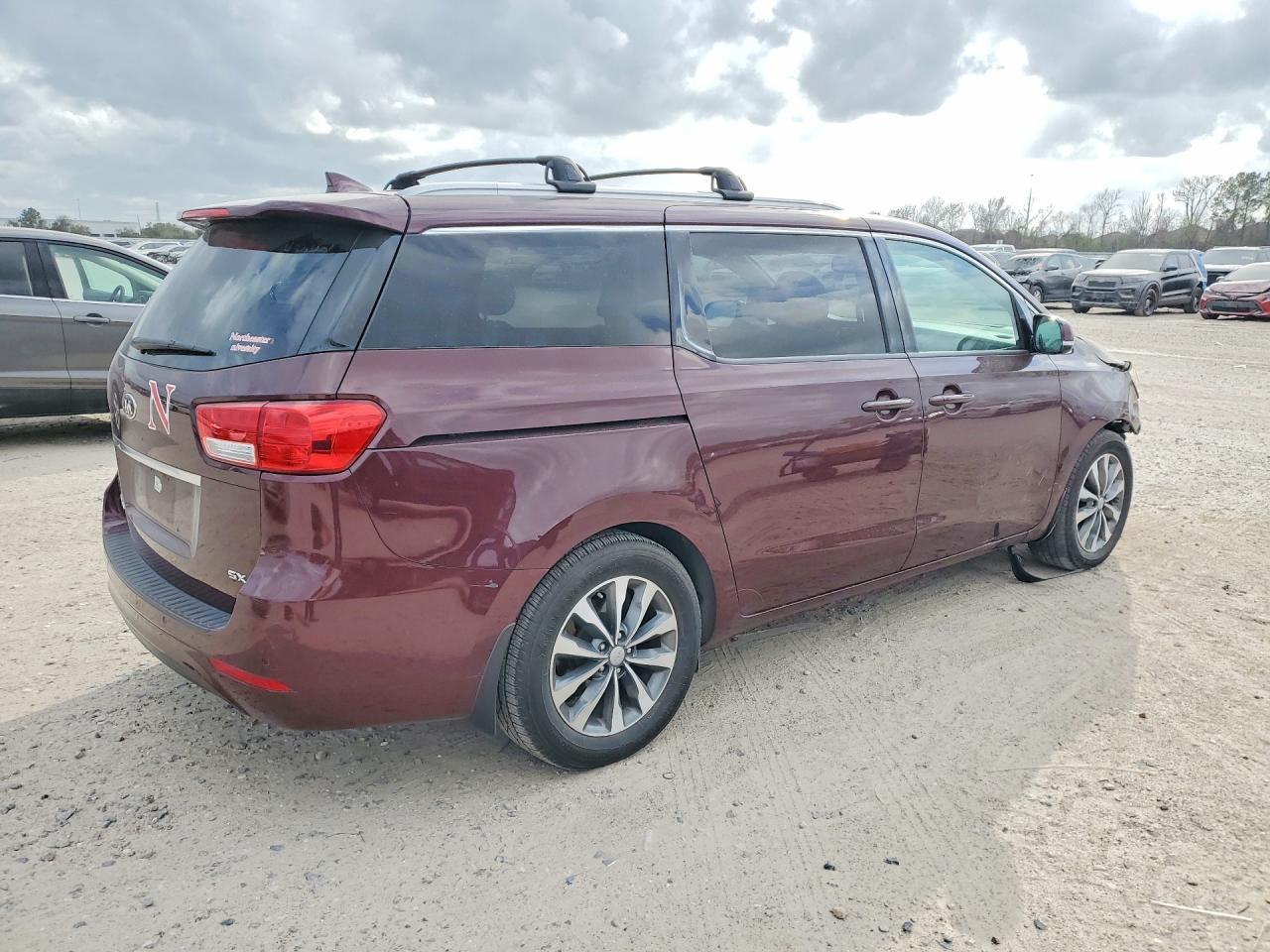 2016 KIA SEDONA