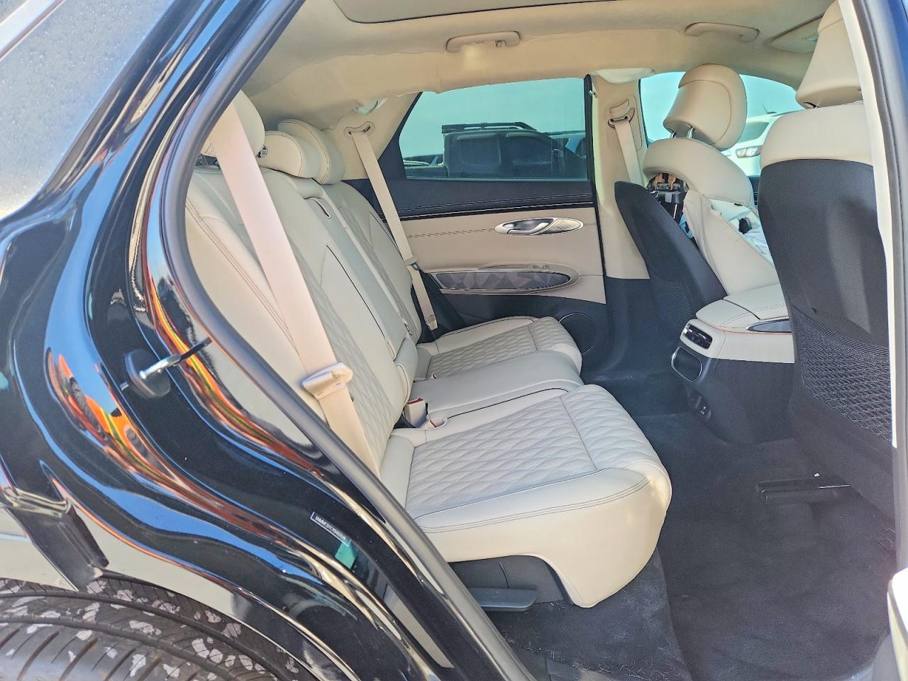 2025 GENESIS GV70