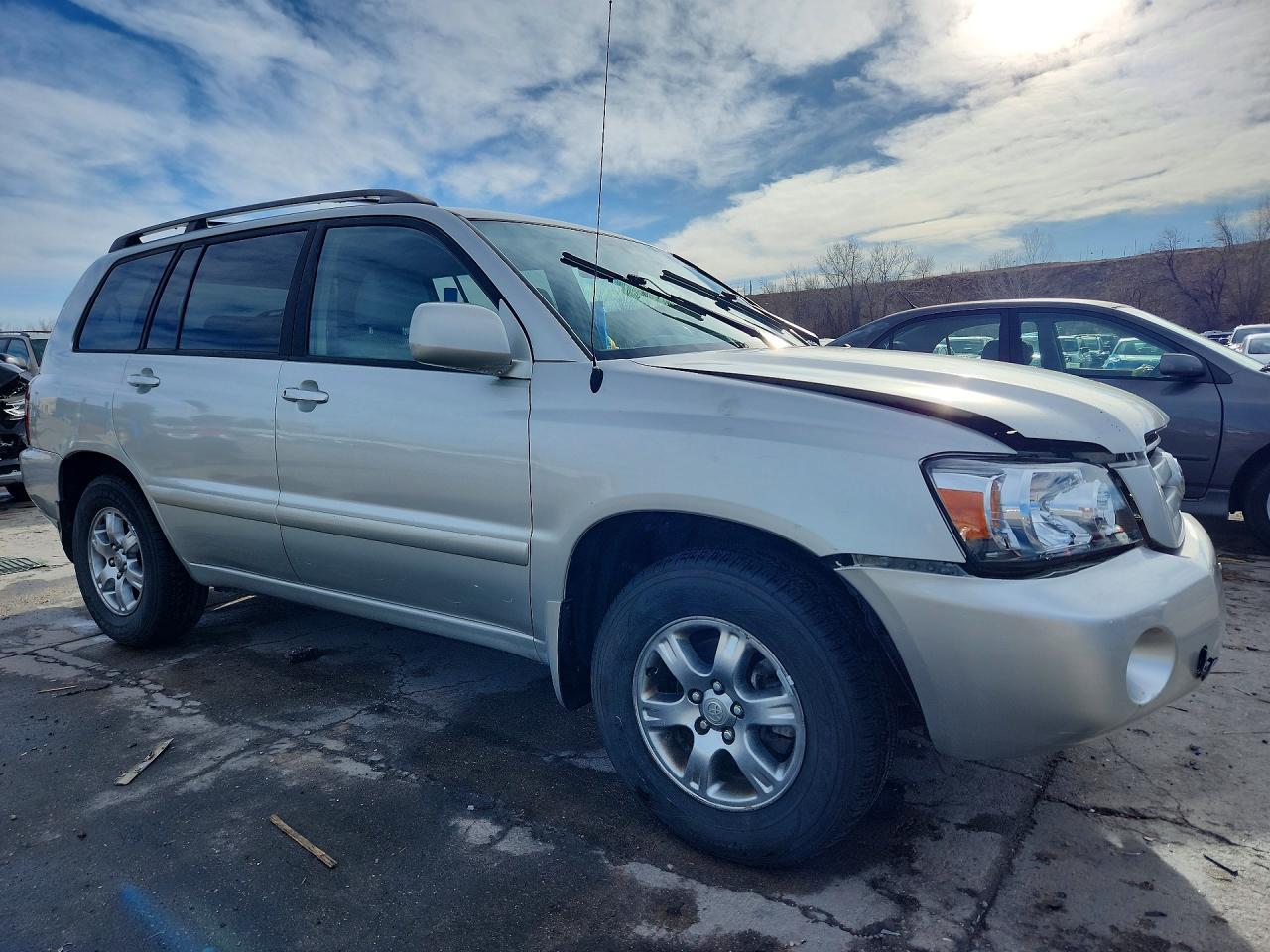 2005 TOYOTA HIGHLANDER