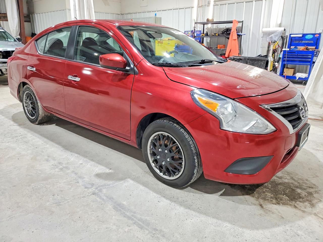 2017 NISSAN VERSA