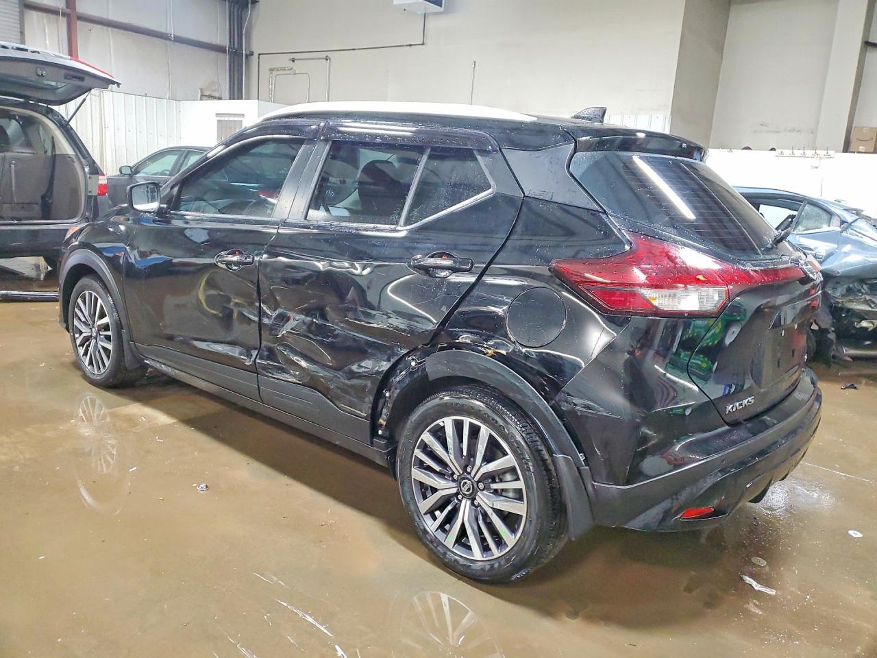 2021 NISSAN KICKS