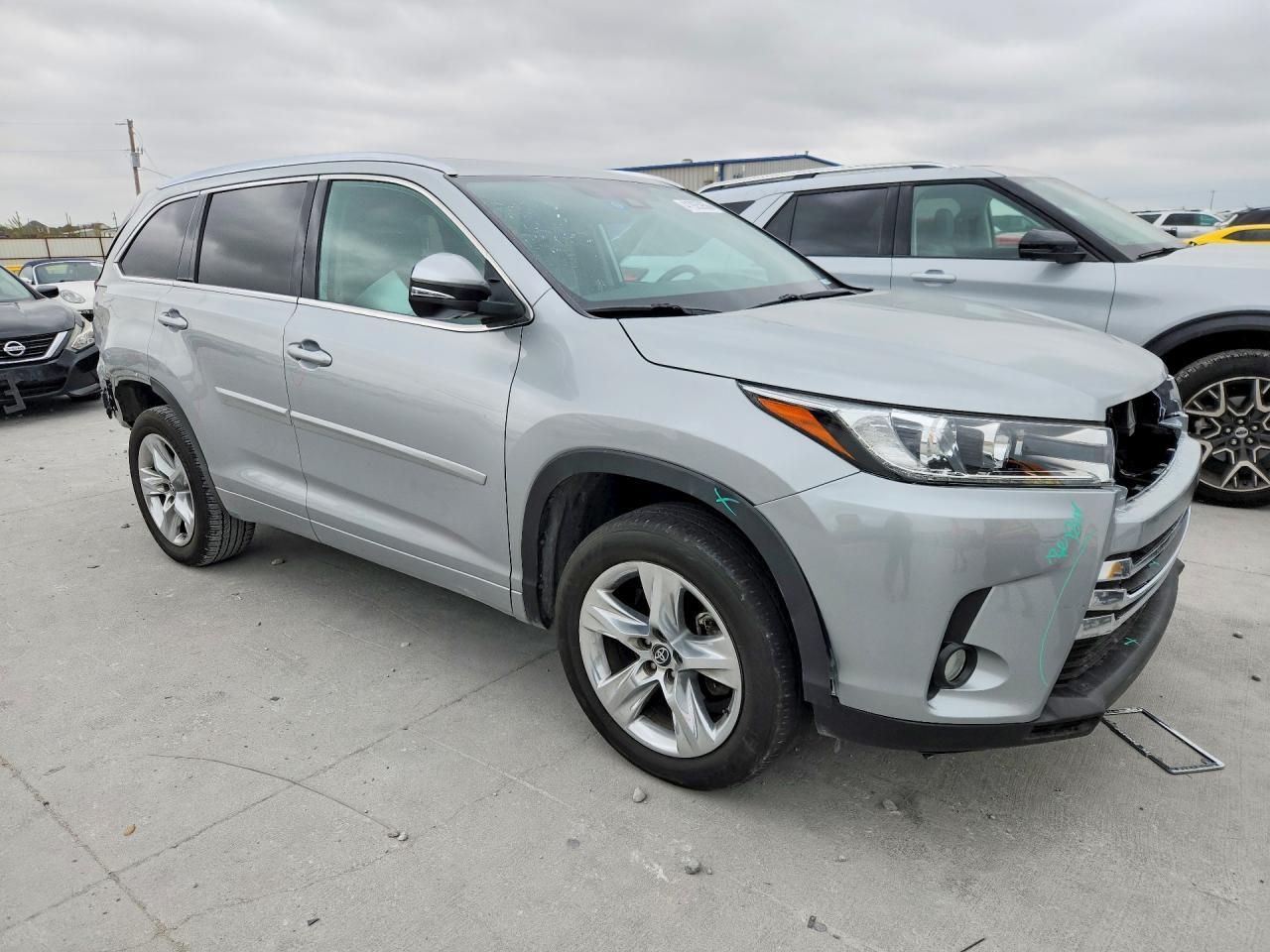 2018 TOYOTA HIGHLANDER