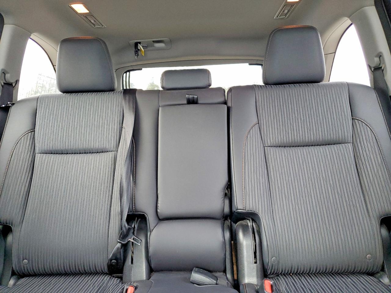 2016 TOYOTA HIGHLANDER
