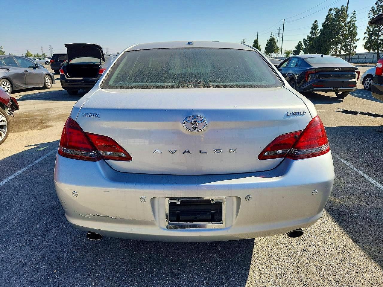 2010 TOYOTA Avalon