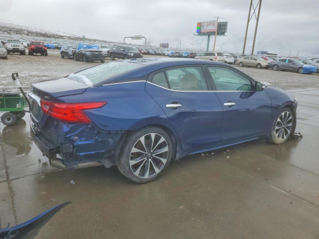 2017 NISSAN Maxima
