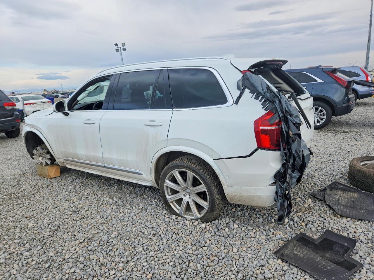 2018 VOLVO XC90