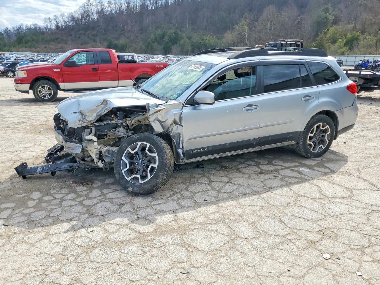 2013 SUBARU Outback