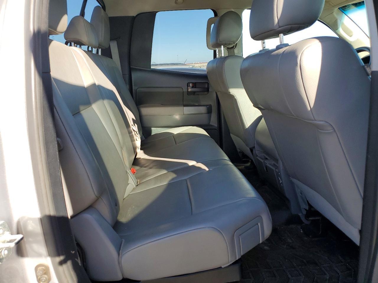 2011 TOYOTA TUNDRA