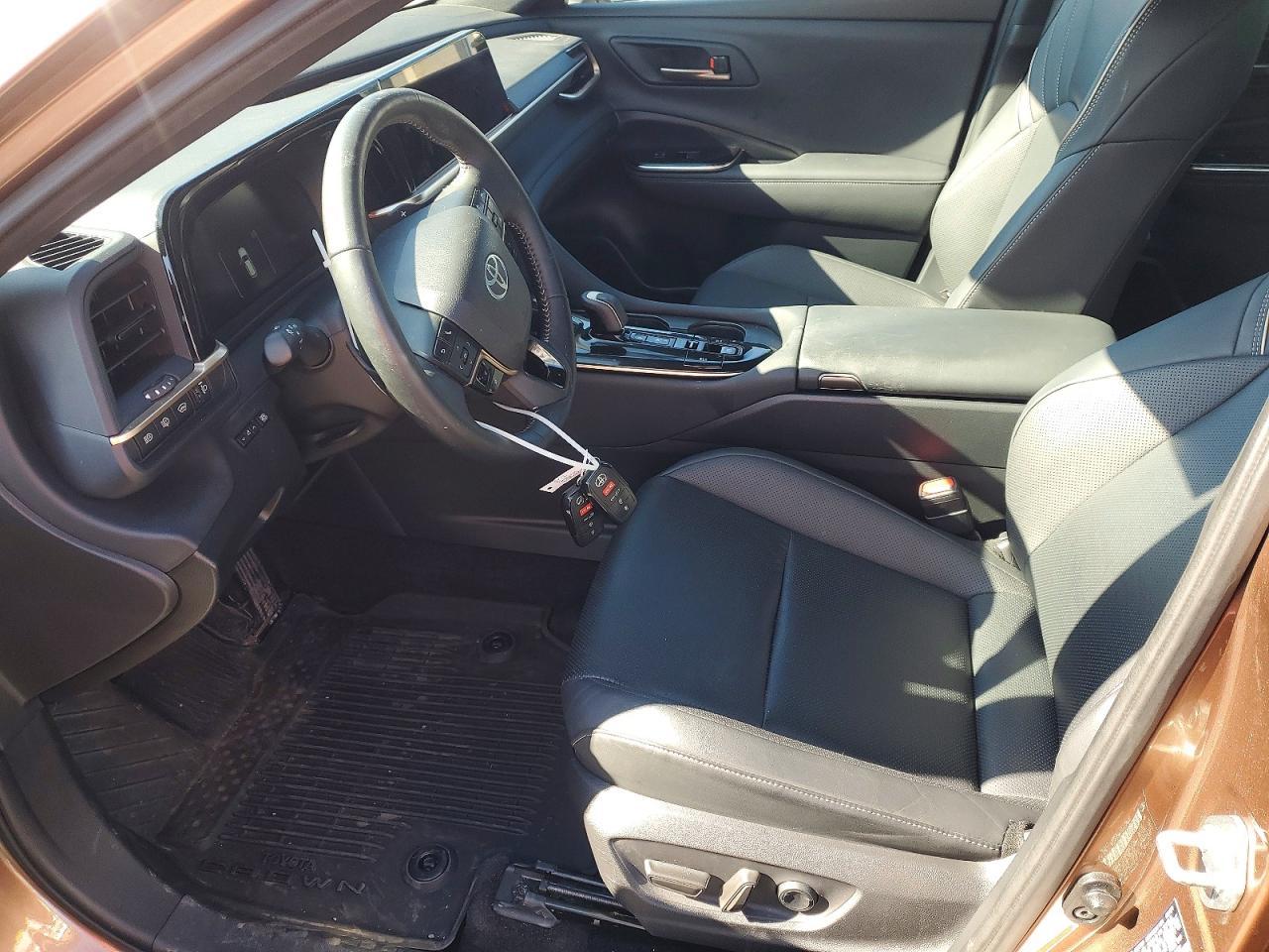 2025 TOYOTA Crown