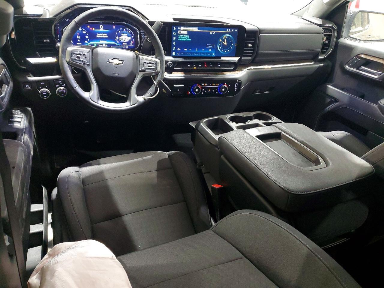 2025 CHEVROLET Silverado