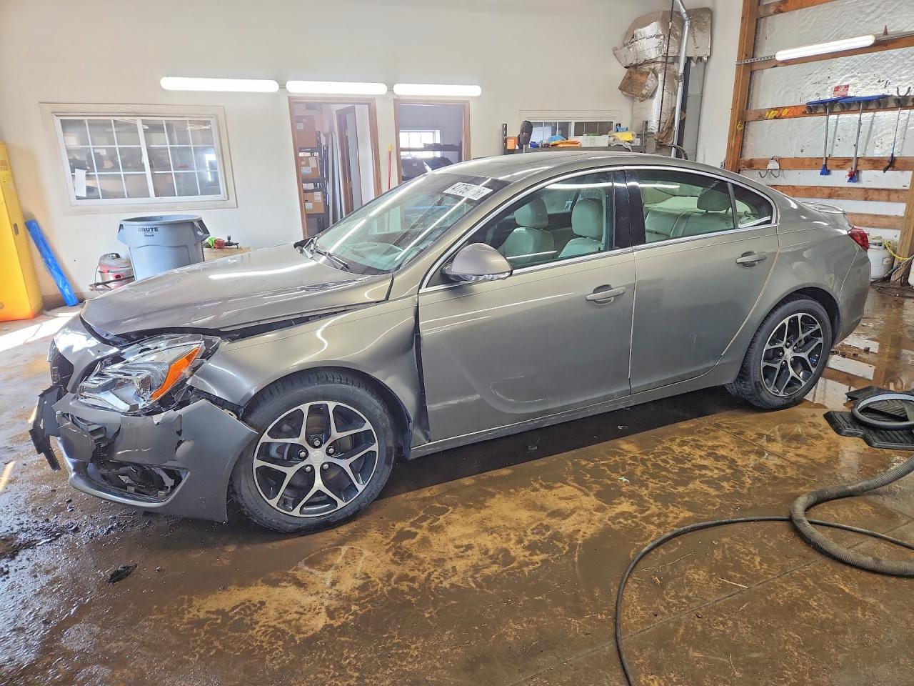 2017 BUICK Regal