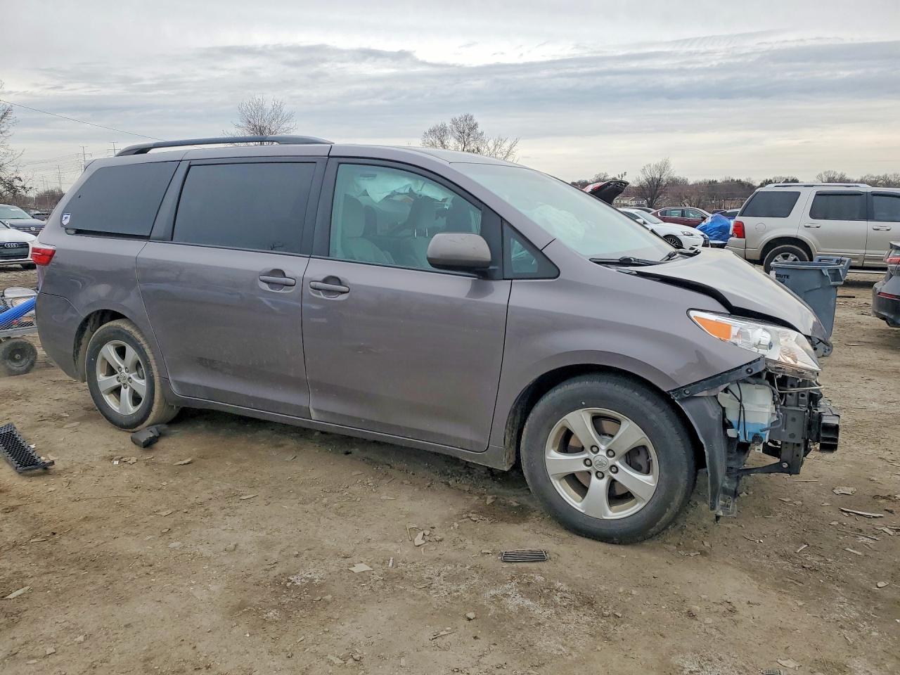 2015 TOYOTA SIENNA
