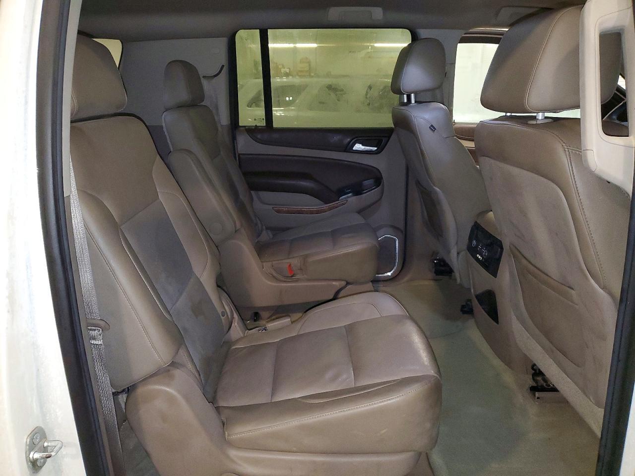 2015 CHEVROLET Suburban