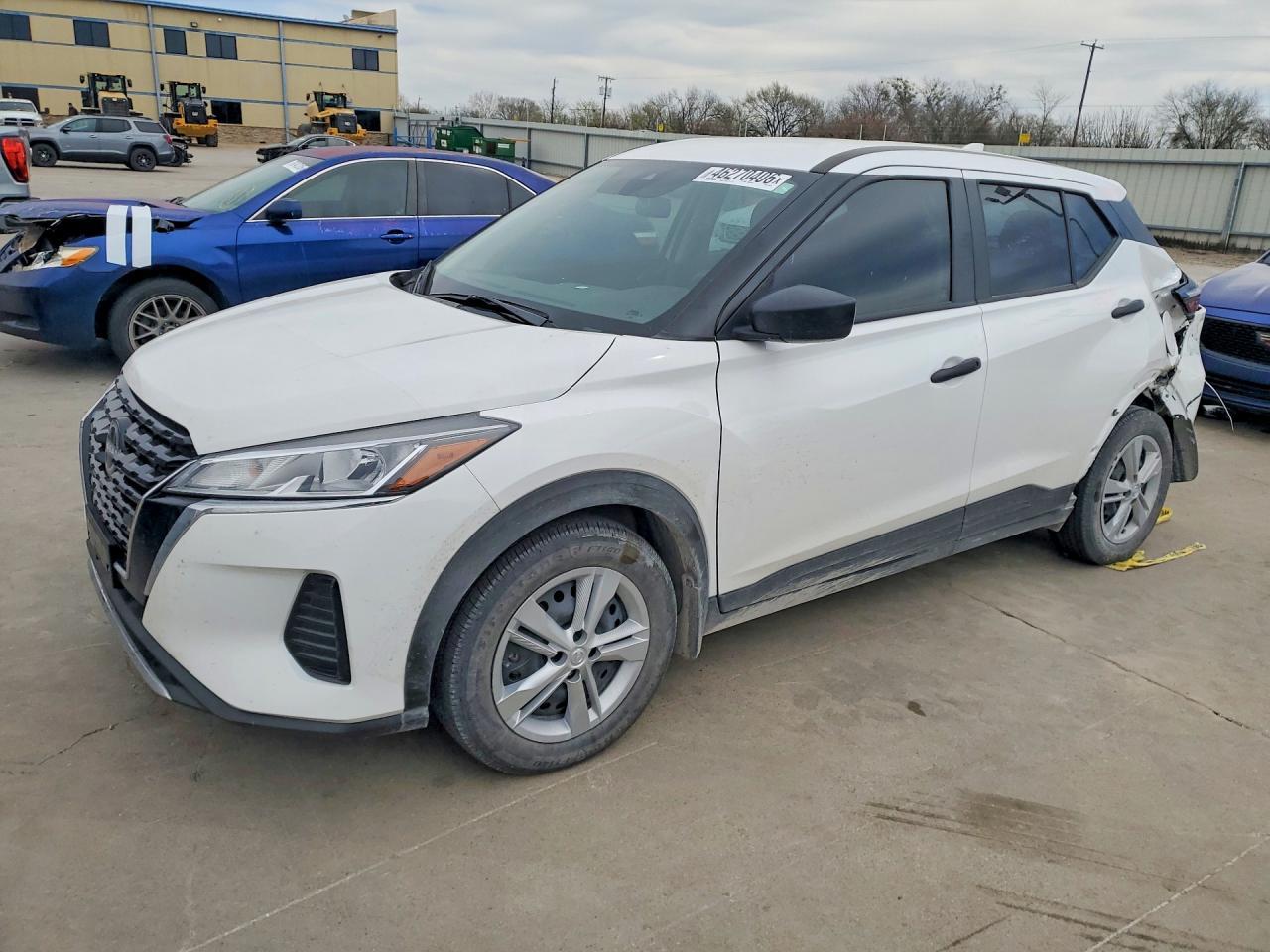 2025 NISSAN KICKS