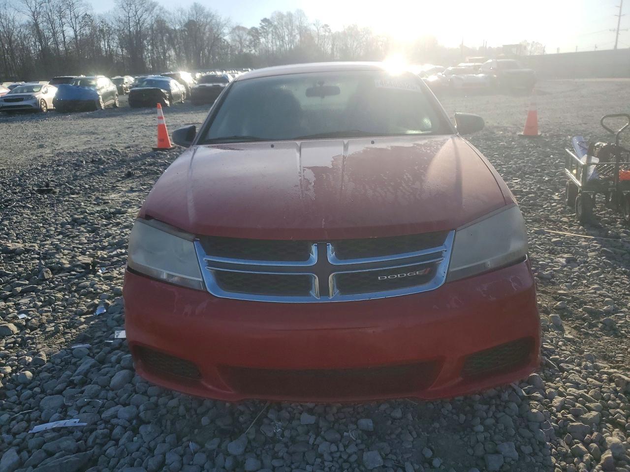 2013 DODGE Avenger